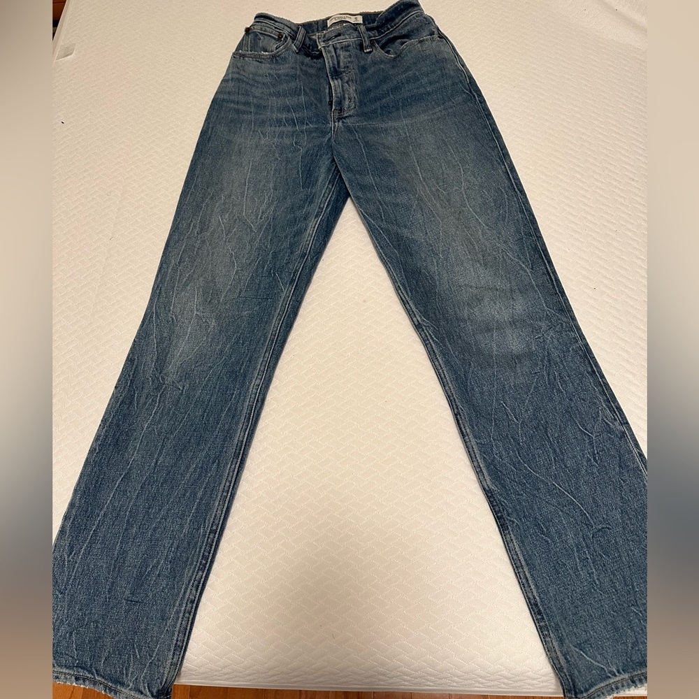 Abercrombie Curve Love High Rise 90s Jeans